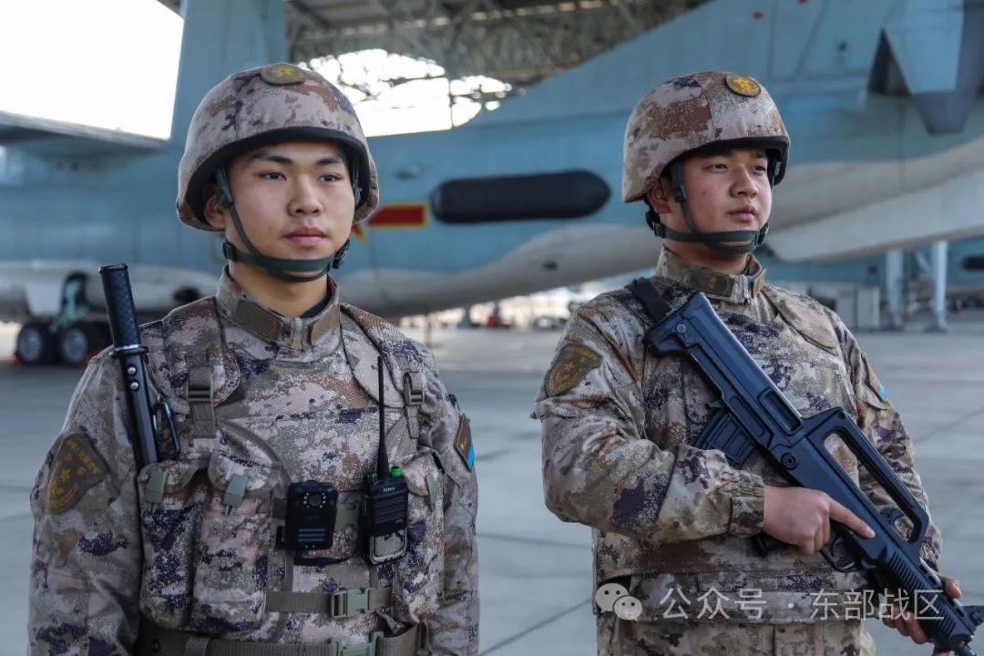 来了!东部战区陆海空军新年开飞高燃画面