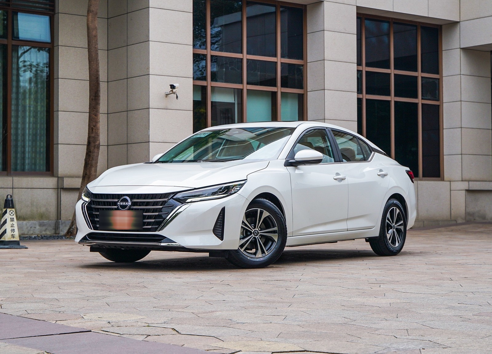 即使是开了7年的二手日产轩逸,现在仍能以2000至3000元的价格出售.