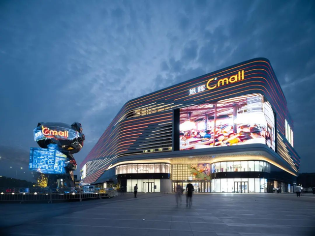 99米超大跨度空间层钢结构顺利提升南昌旭辉"经开之翼"喜封金顶