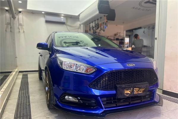 汽车贴膜-福特福克斯贴膜改色|ax波尔蒂芒蓝