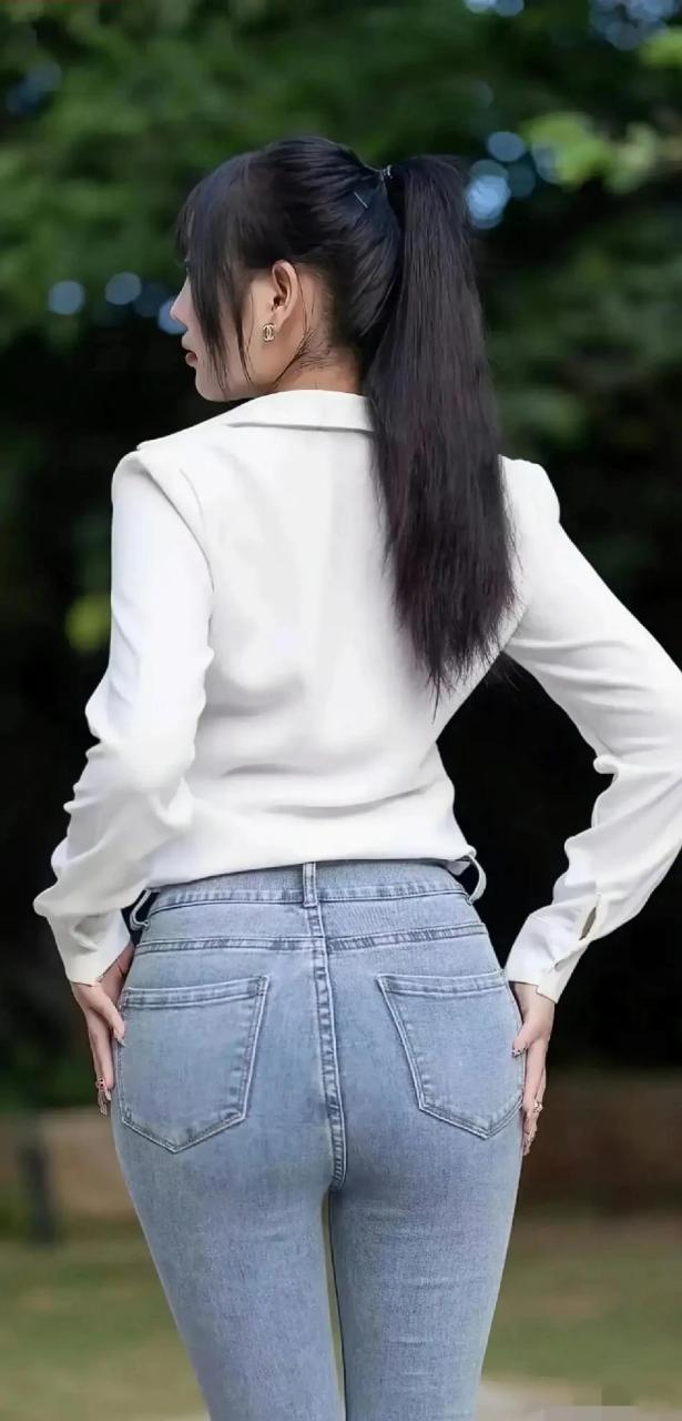 为啥广西柳州美女多# #河池妹子在柳州# #牛仔裤