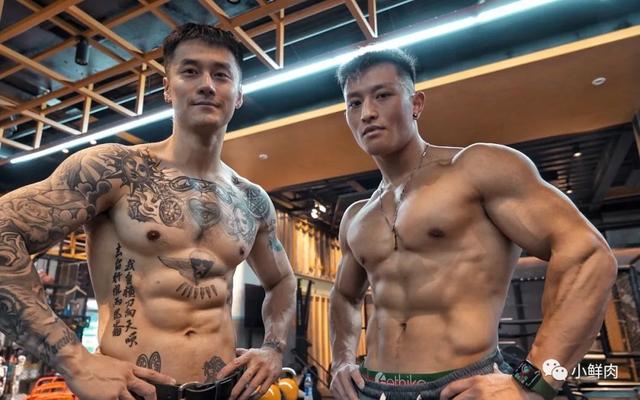 31岁蒋劲夫近照曝光,这肌肉是认真的吗?反差太大了!