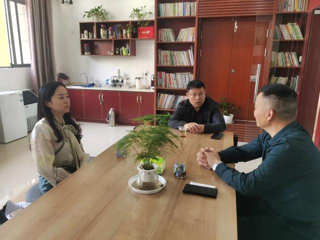 精心备战 决胜高考:横峰县副县长吴青深入学校调研并指导高考工作