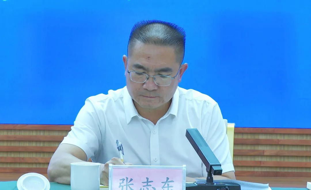 孟连县召开民营经济高质量发展大会暨政银企座谈会