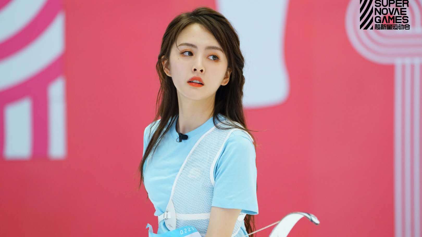 nba主播小楠,紧身衣凸显性感身材,圆润饱满,神似日本女优出名