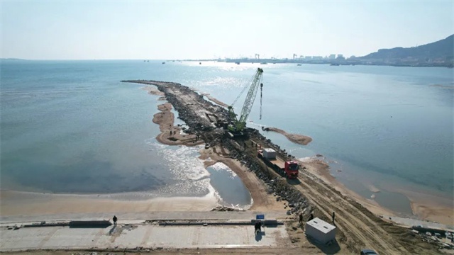 石岛湾海岸带保护修复工程全面展开