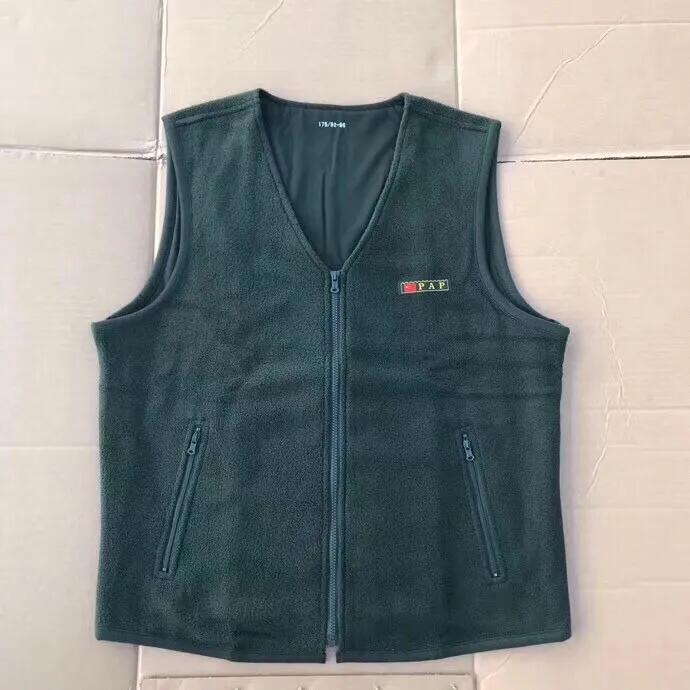 07式绒背心,搭个衬衣或者体能服外穿,很多战友都特别喜欢吧