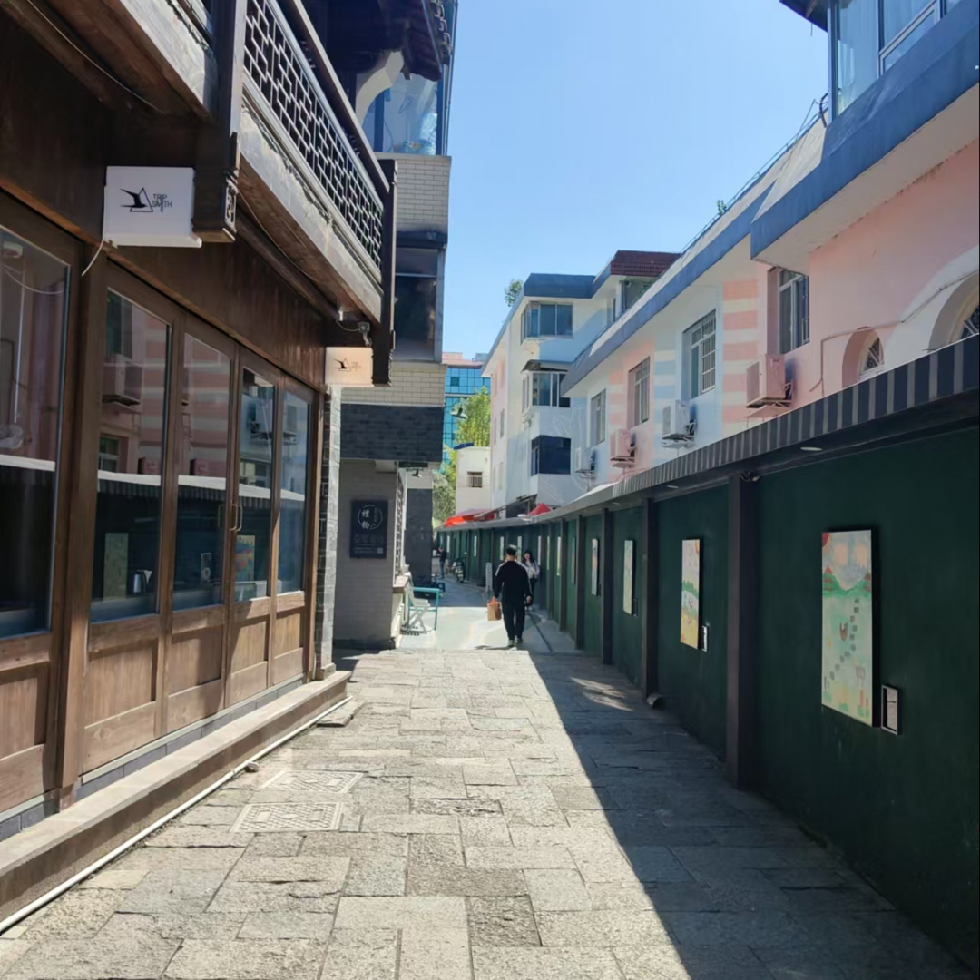 来烟火味十足的花溪十字街!打卡"跑男同款"牛肉粉