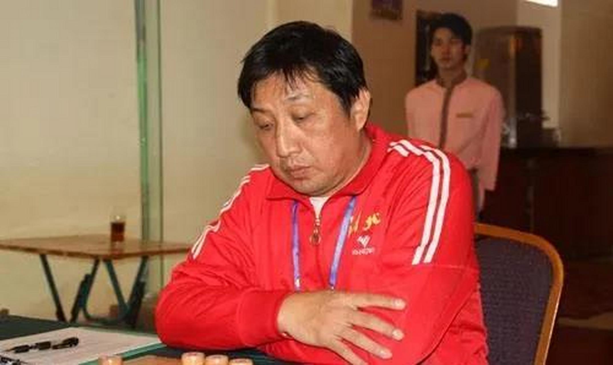 说起来确实惹人唏嘘,继73岁的象棋泰斗柳大华亲自站出来实名举报棋牌