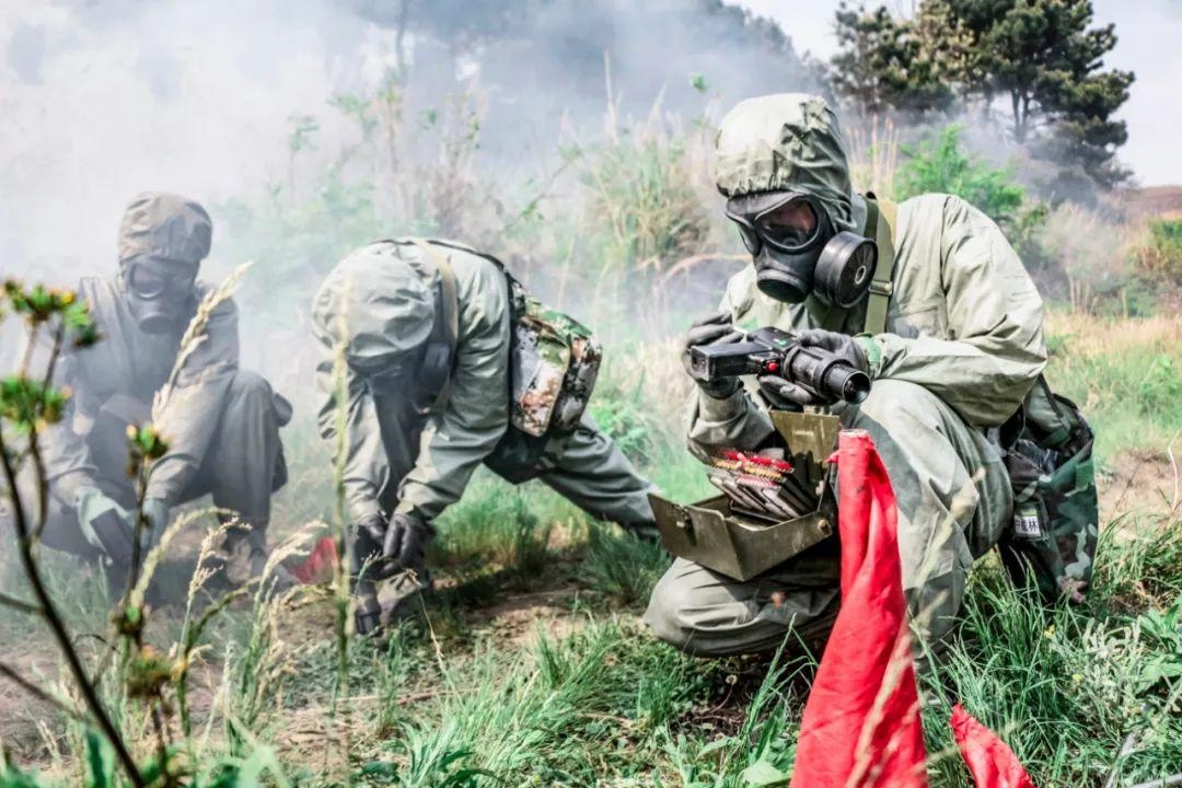 组图丨烈火助威,毒气难侵!看"降魔神兵"如何练就