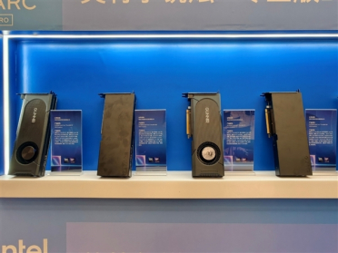 Intel 32GB大显存新卡游戏实测：光追领先RTX 5060 Ti最高14%！