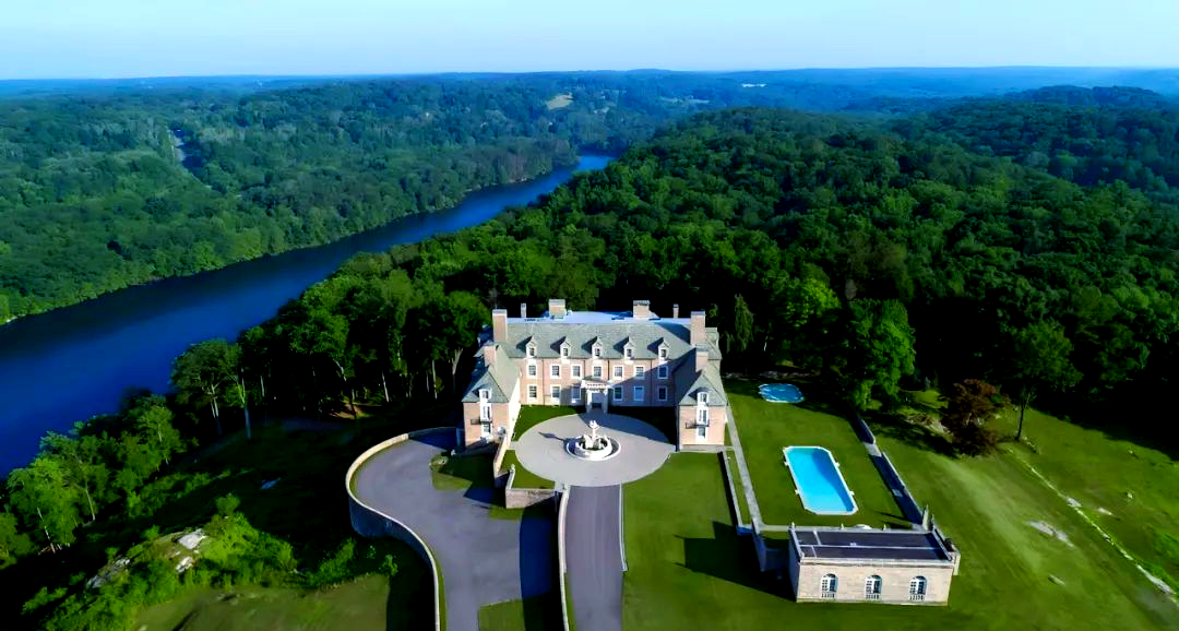 川普大厦与海湖庄园:奢华建筑背后的故事