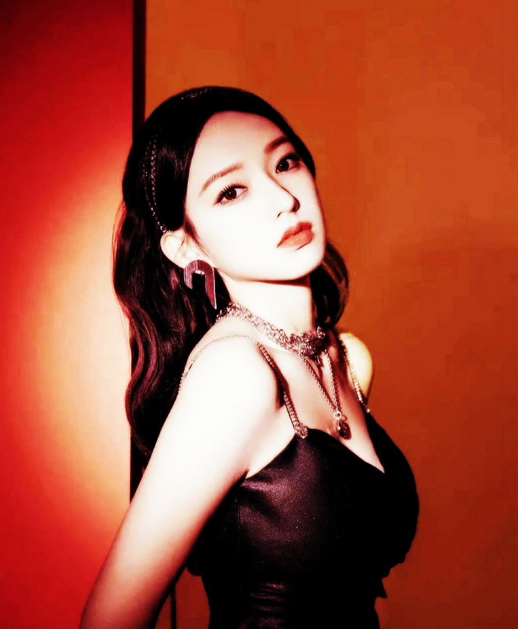 程潇穿露肩黑裙真的性感惊艳,清凉又漂亮,妩媚妩媚,性感迷人!