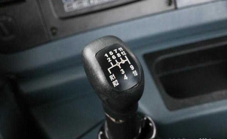 中国重汽十档加减档方法