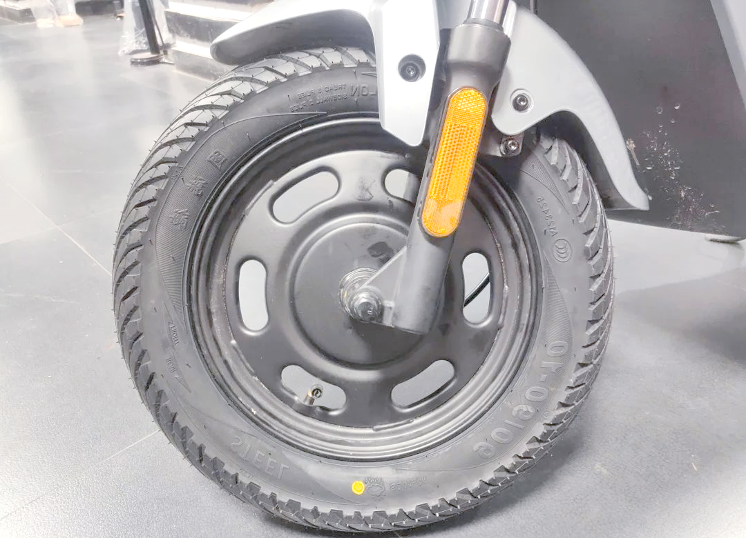 自己动手省钱!小牛电动车换轮胎全攻略