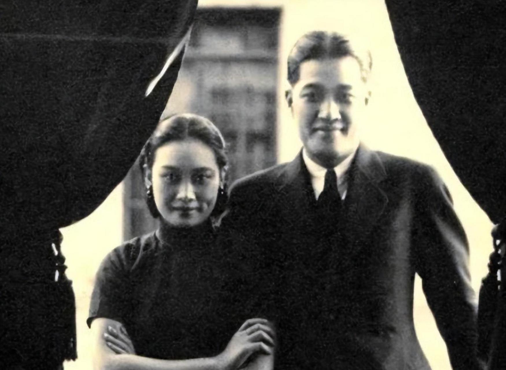 一天,久未回家的潘有声,一路小跑冲回家,想给妻子蝴蝶个惊喜.