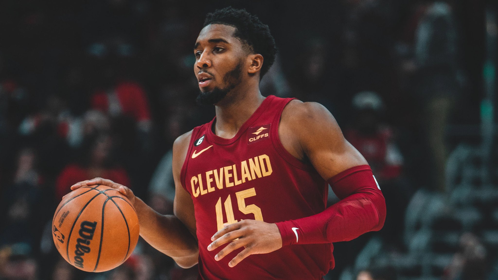 骑士队的多诺万-米切尔在加时赛中获得创纪录的71分