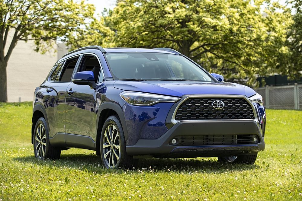 卡罗拉锐放 中期改款 渲染图,前脸风格变硬朗