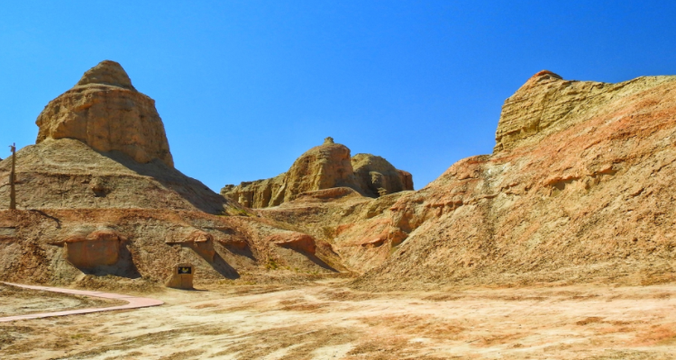 乌尔禾地区的魔鬼城属于典型的什么地貌