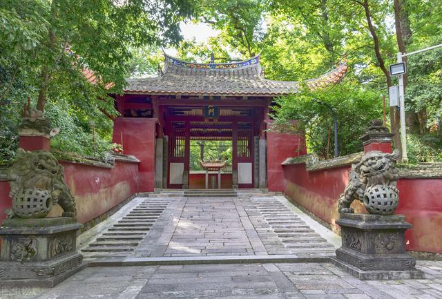 春节期间,福州鼓山廨院至涌泉寺公交延时运营