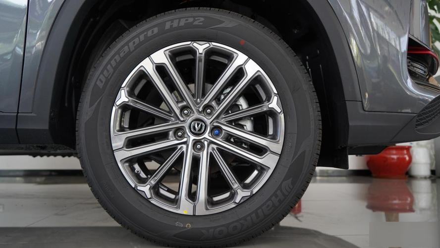 21款长安cs75plus轮胎是什么牌子的