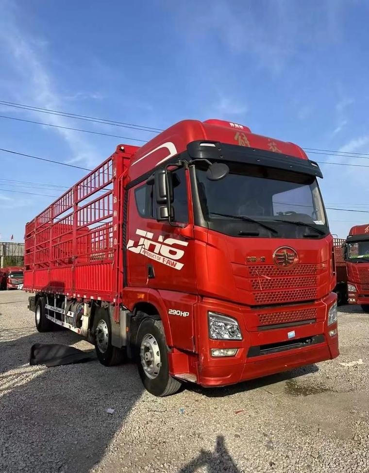 解放牌汽车自1956年问世以来,一直以其坚固耐用的特性赢得了消费者的