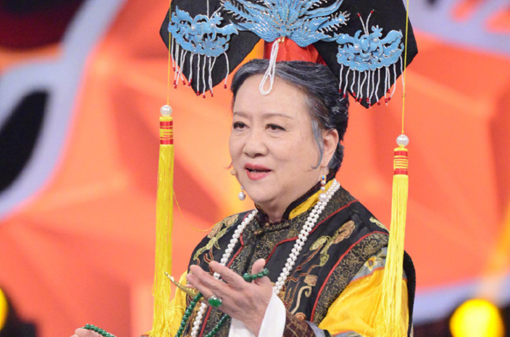 还珠中老佛爷的扮演者嫁给李法曾儿子优秀成骄傲