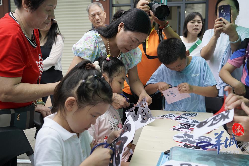 非遗人才市集龙湖专场在小公园举行