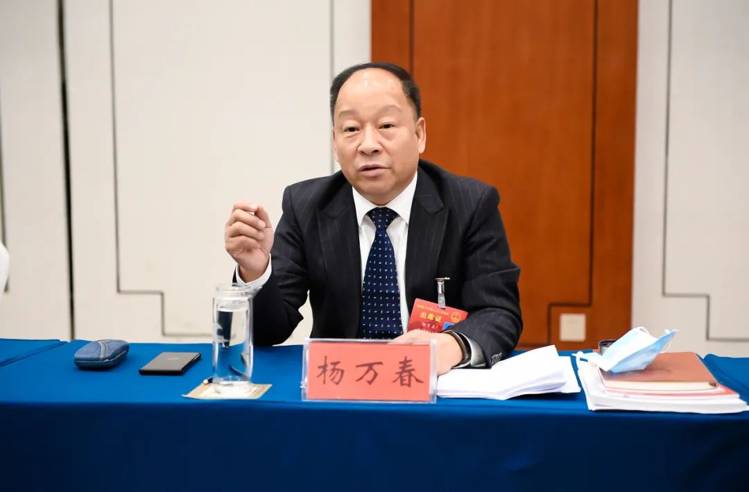 邯郸冀南新区党工委书记,管委会主任,代表团团长杨万春主持会议.