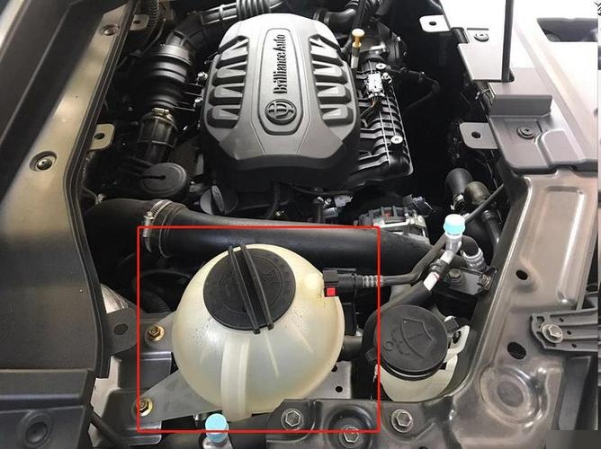 高尔夫水箱加水在哪里