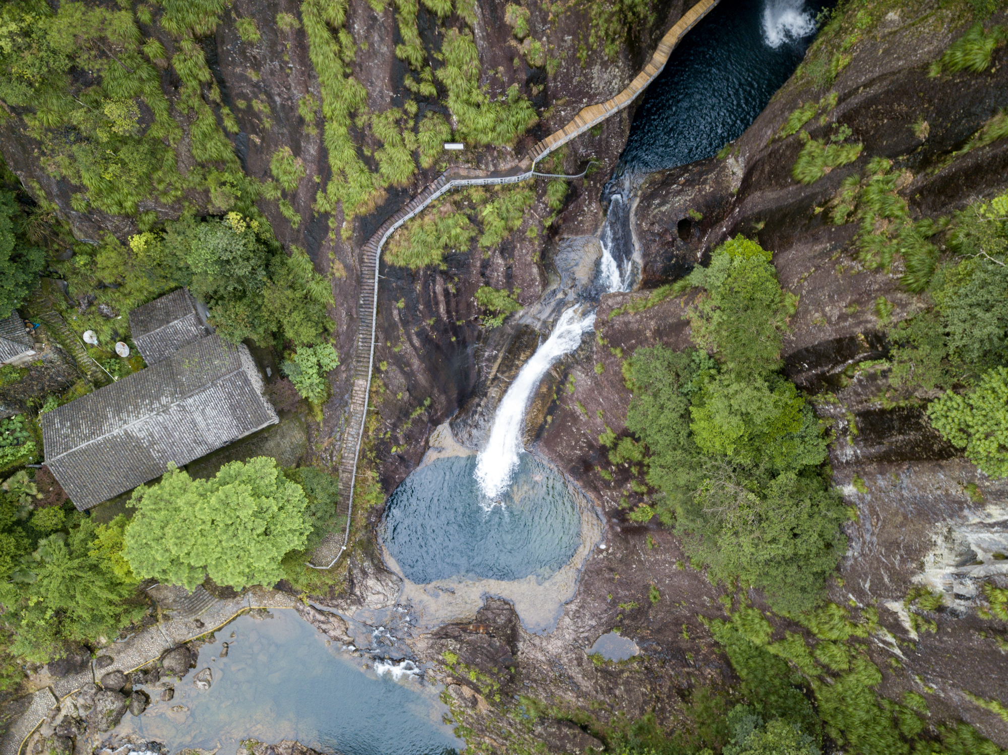 八岭山铜铃岗图片