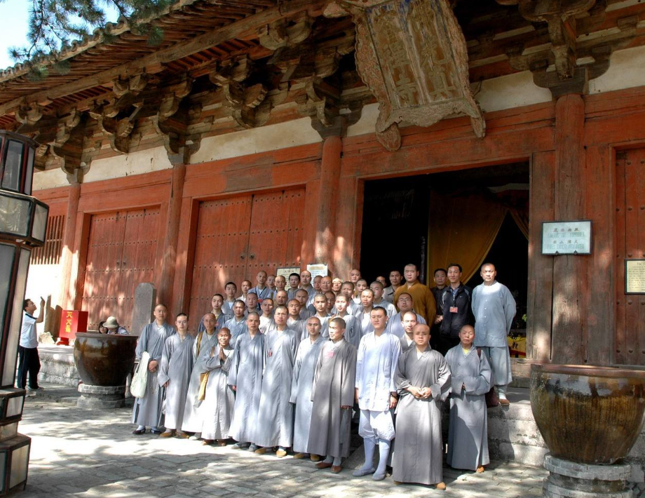 中国最大的尼姑庵:亚青寺,男性不得入寺庙,天黑须遵守一条戒律
