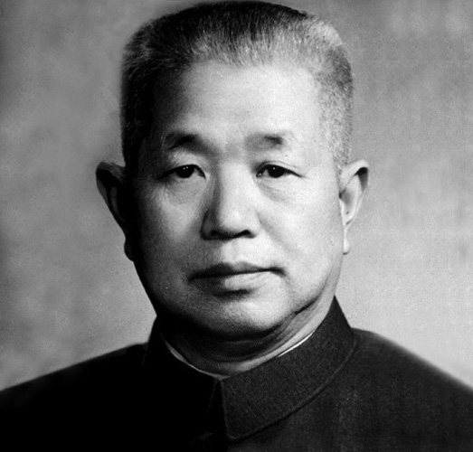 然而,有一名将军并无被付与这个名称,而是一名名为黄镇的正宗大学艺术