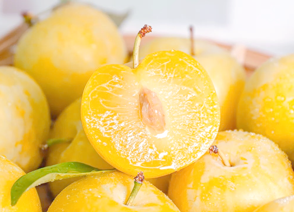 金黄色桃花李,甜如蜂蜜,果肉饱满,汁水丰富,稀有品种,错过再等一年!