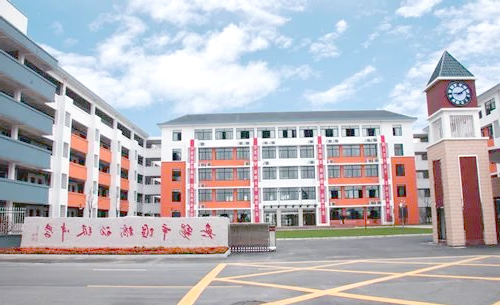 无锡百年教育传承与创新:从锡山高级中学到天一实验小学