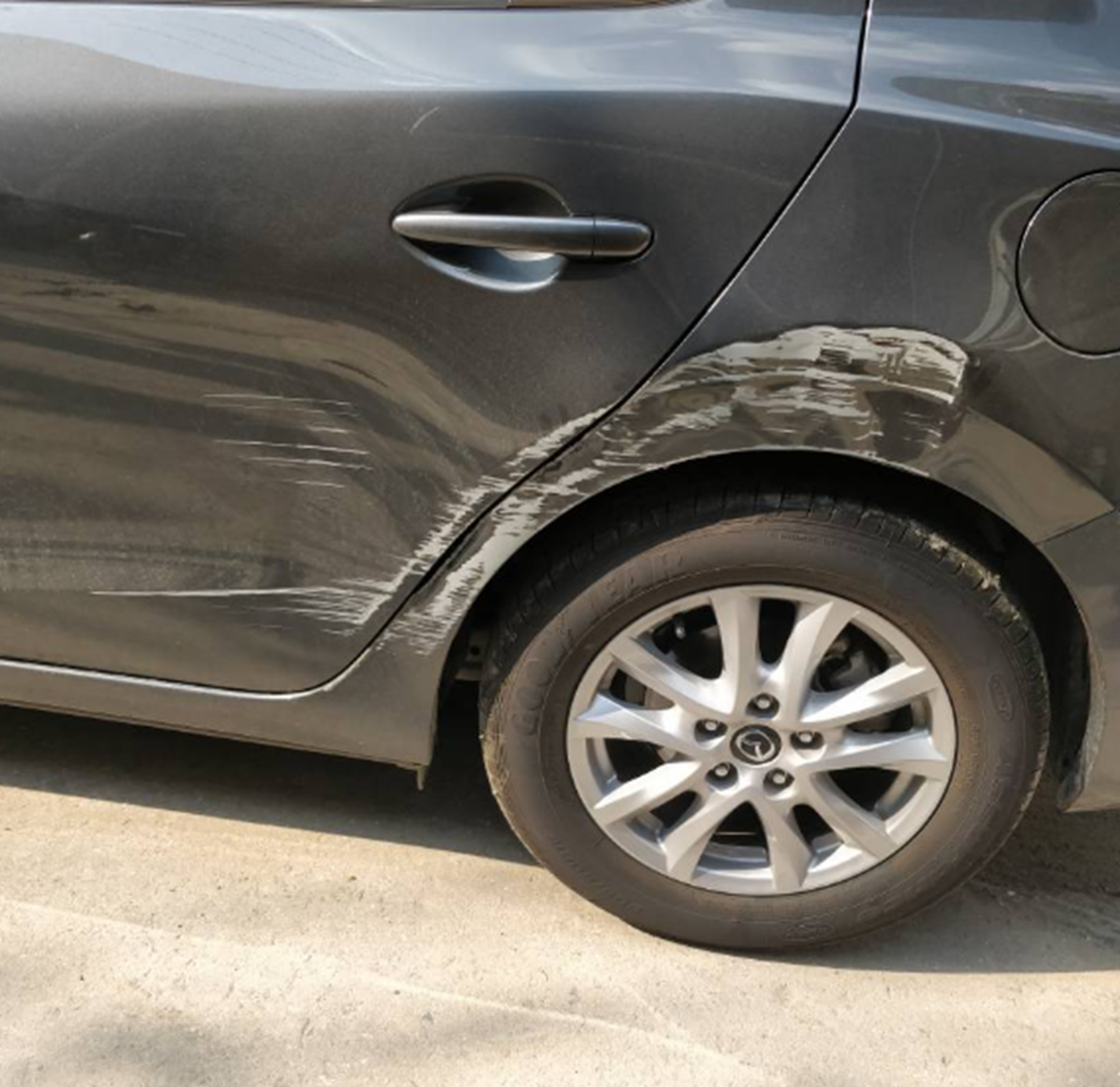 怎么判断车是不是刚刮的?怎么修复车漆刮痕?