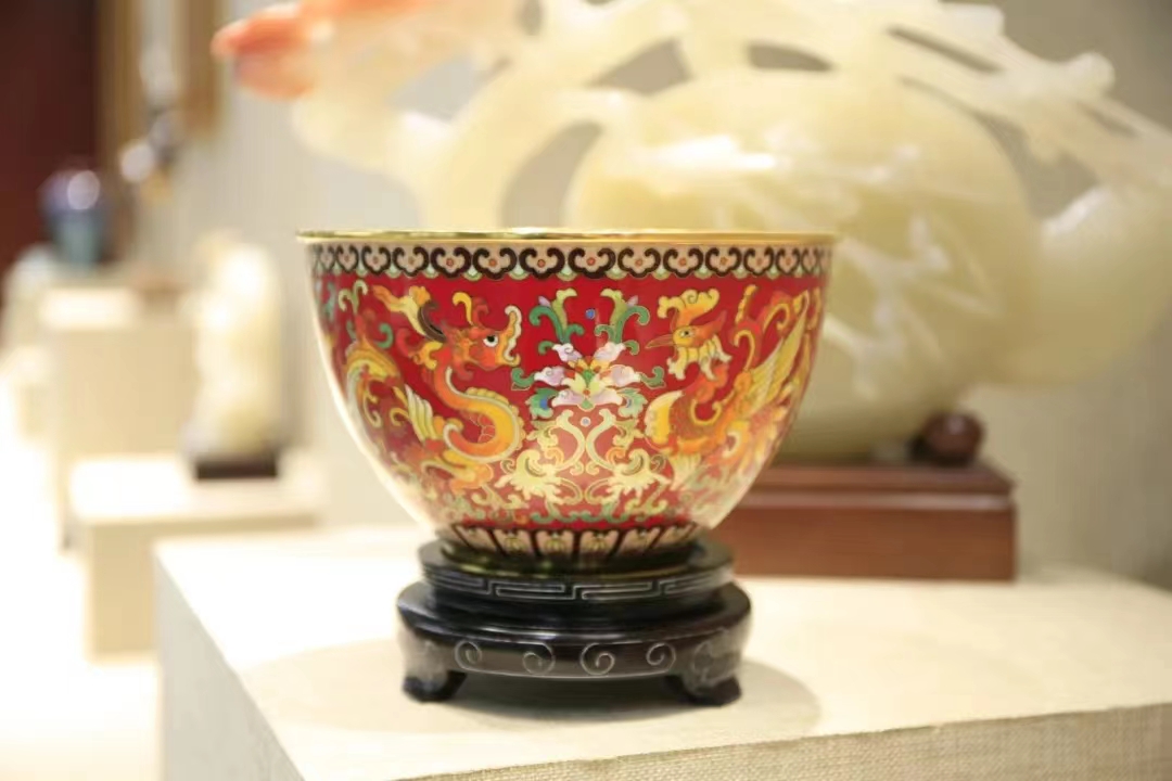 刘永森大师倾心打造《聚福金碗》再现景泰蓝工艺