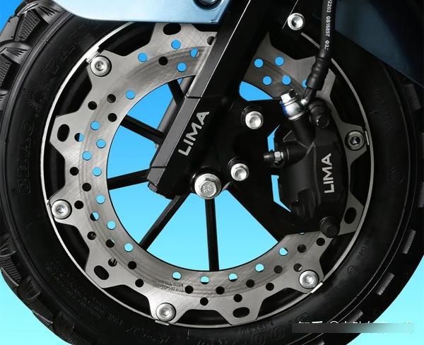 针对这一市场需求,立马电动车等品牌正致力于研发动力强劲,续航出色的