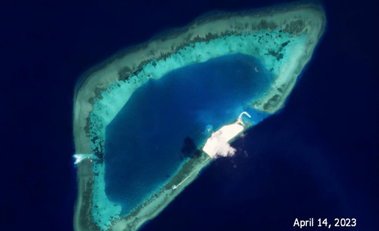 菲律宾发觉,中国并未恢复黄岩岛填海,已有人在3个岛礁率先造岛