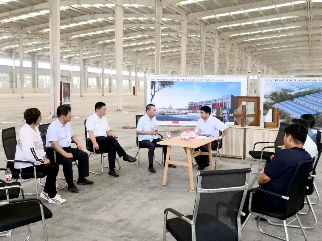 济南市商河县袁长奎县长到日佳柏莱山东生产基地建设工地调研指导