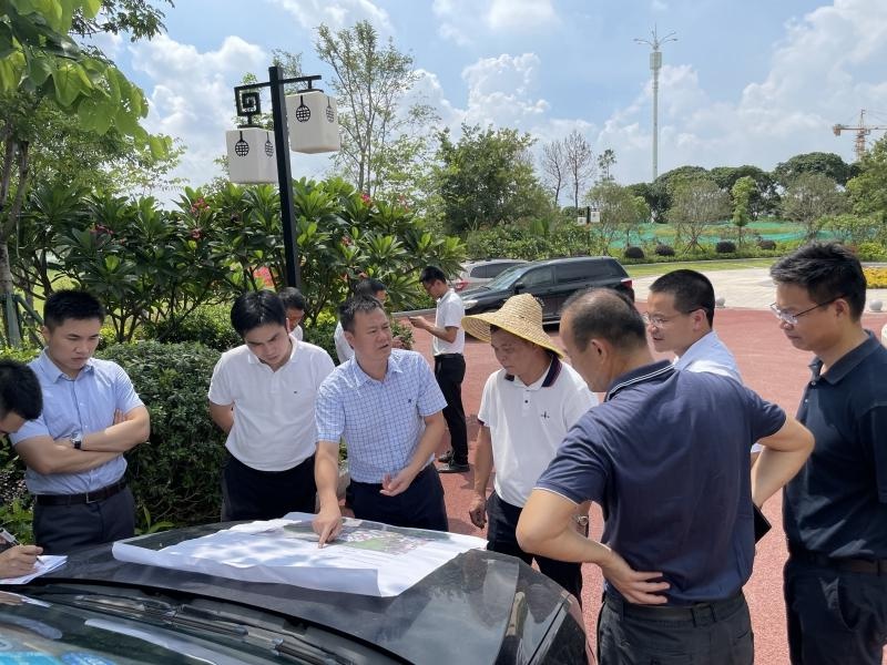 潼湖镇党委副书记,镇长陈海湖到三和村实地推进征地拆迁工作