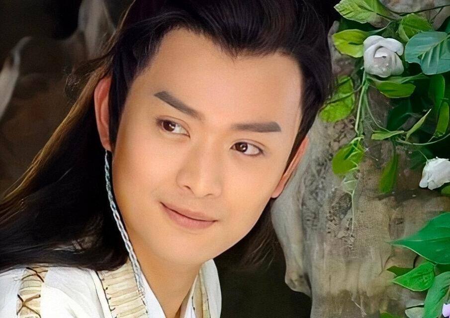 黄海冰与36岁妻子秀恩爱,郎才女貌很般配,妻子高颜值引热议