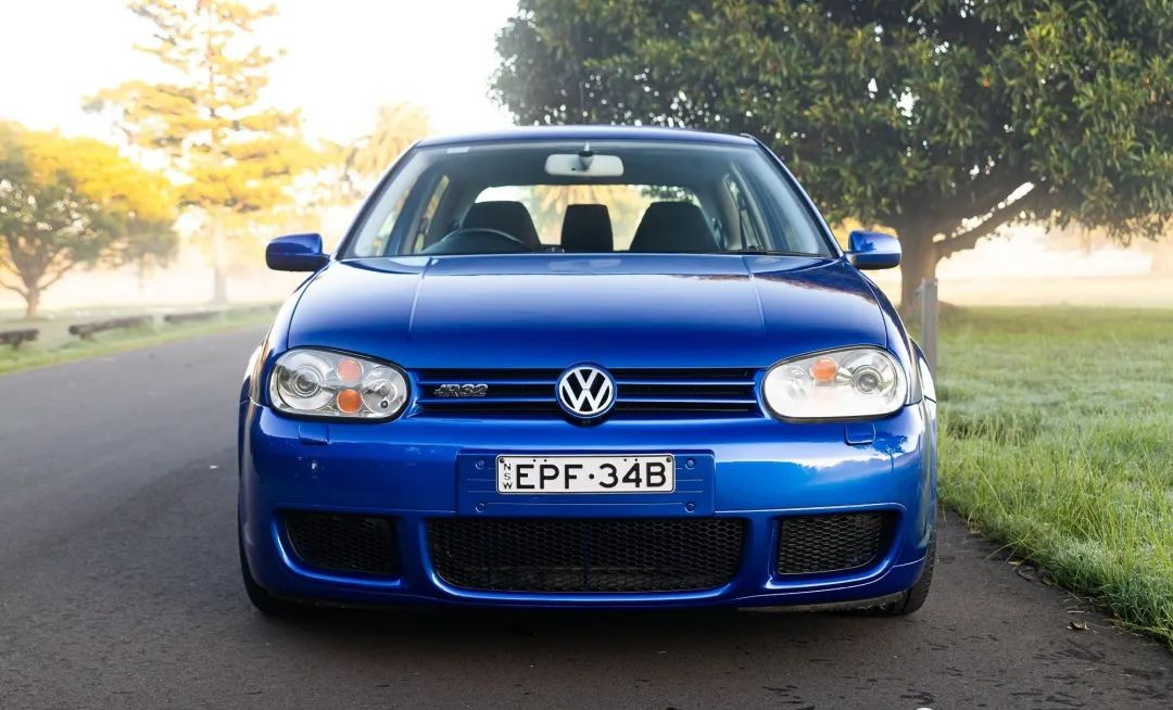 大众经典情怀车,高尔夫4 r32