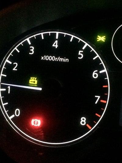 日产钥匙电池电量不足警告图标亮是什么原因?