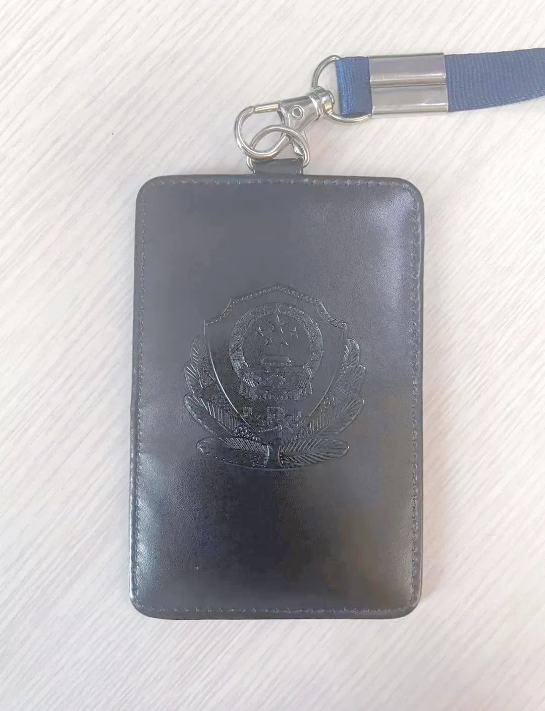 辅警新工作证亮相,形象更专业!