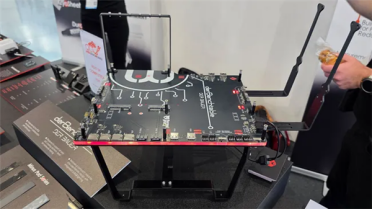 为电脑发烧友而生：暴力熊推出全开放PC“机箱”！