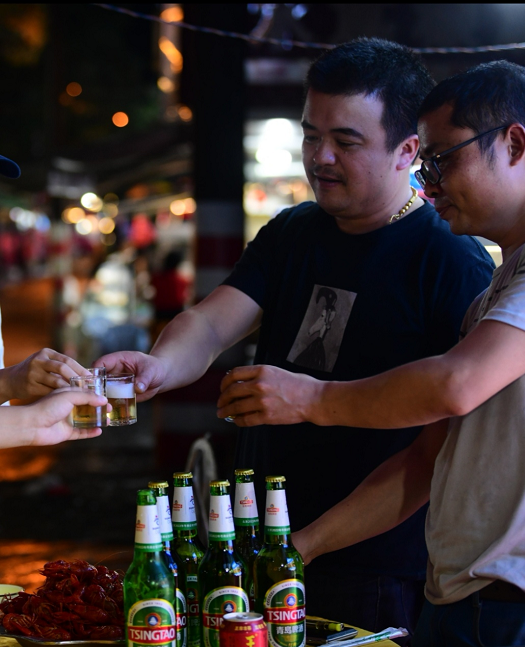 长沙最热的啤酒在哪里?夜宵摊老板说,朋友聚在一起就是最好的酒