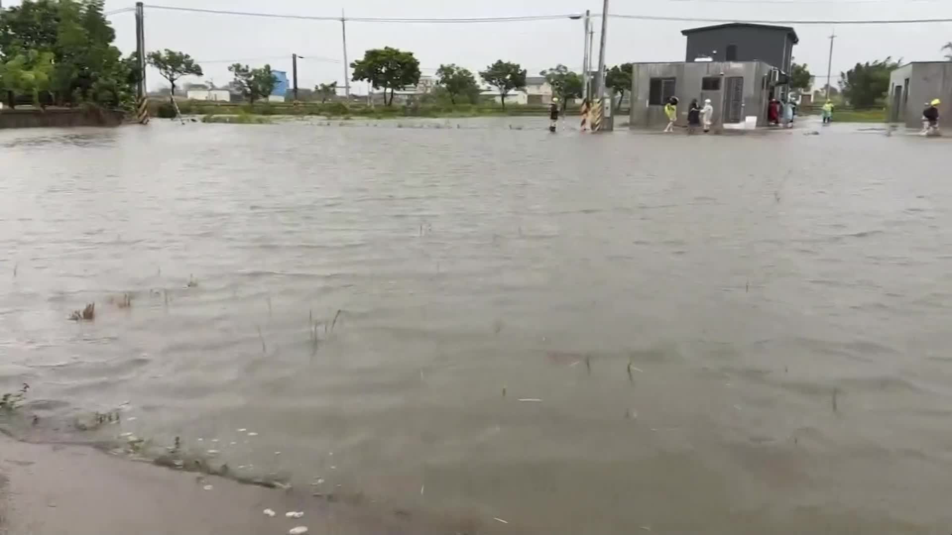 台风"格美"肆虐台湾多地 已致3死380伤