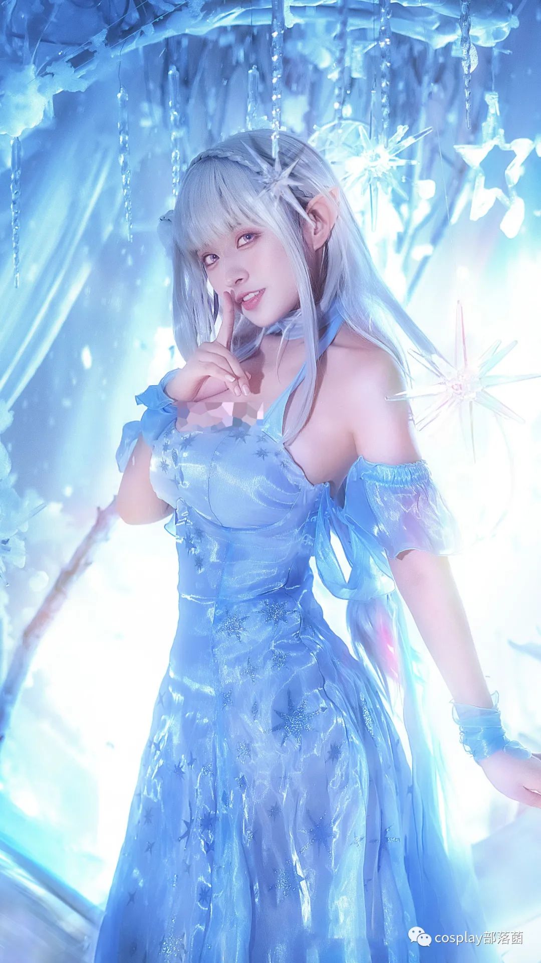 cos:艾米莉亚水晶礼服cos正片@肃雨雨雨