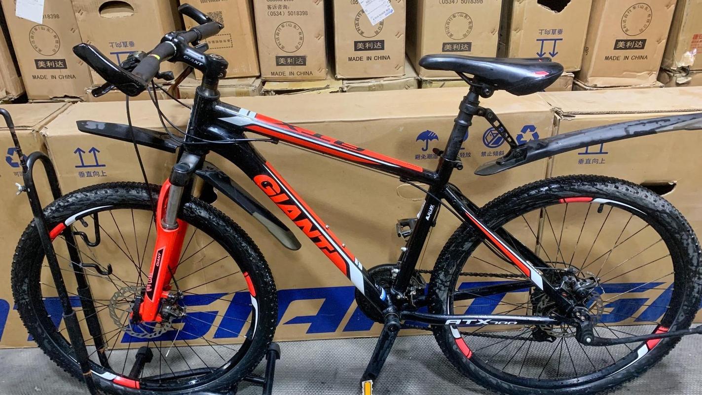 捷安特风速700公路赛车,作为一款基于高碳钢车架的入门级别车型,拥有